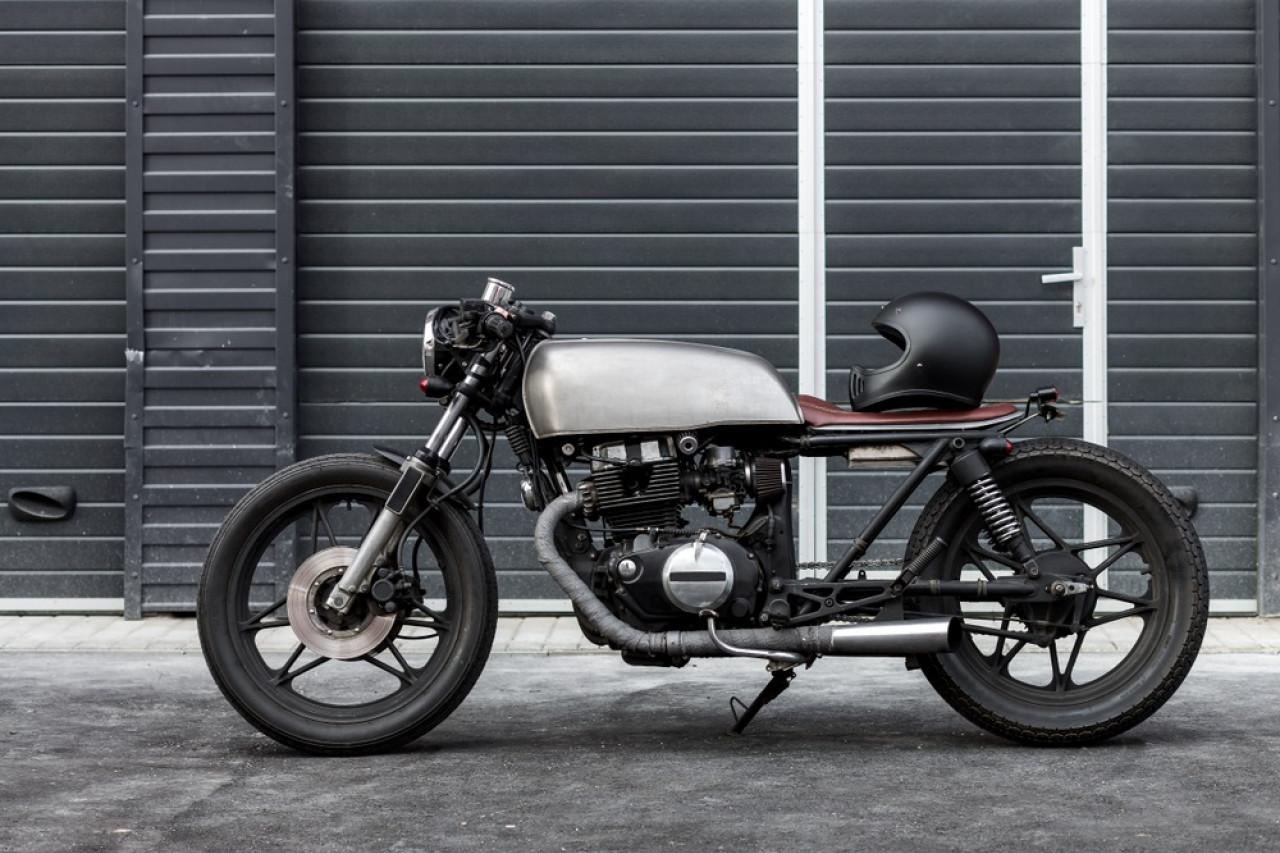 Ilustrasi motor antik atau motor tua. Foto: adira.co.id