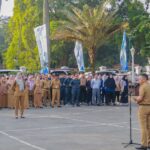 Penjabat (Pj) Wali Kota Bogor, Hery Antasari, saat memimpin apel pagi, di Halaman Balai Kota Bogor. Foto: Pemkot Bogor