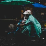 Ilustrasi jas hujan. Foto: Astraotoshop