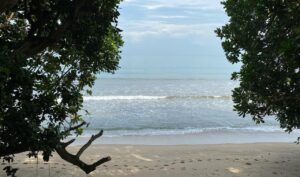 Mengintip Keindahan Pantai Lippo Carita Banten