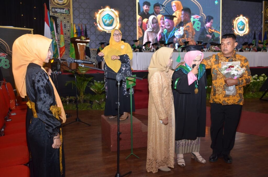 Keren! Mahasiswa Difabel Ini Berhasil Lulus di UIKA Bogor Dengan Predikat Cumlaude