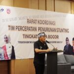 Pj Wali Kota Bogor, Hery Antasari saat menghadiri rapat koordinasi penanganan stunting. Foto: Pemkot Bogor