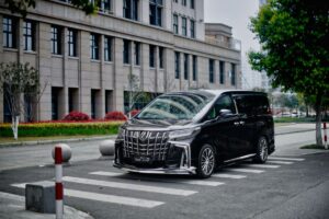Risiko Punya Mobil Mewah, Berikut Ini Daftar Tarif Pajak Mobil Alphard Terlengkap!