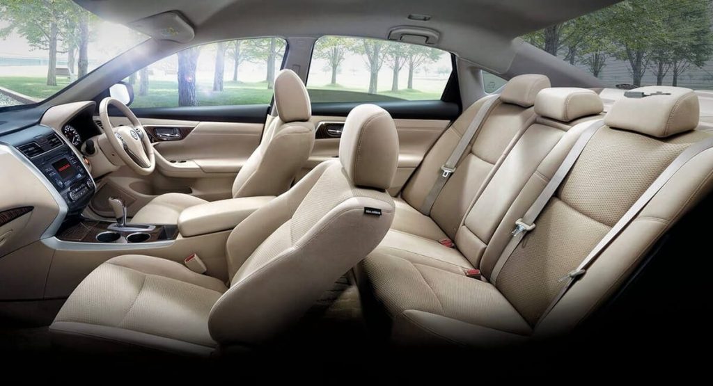 4 Tips Rahasia Merawat Interior Mobil Agar Tetap Kinclong dan Nyaman