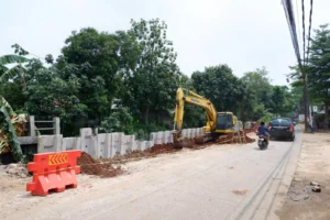 Perbaikan Jalan Tanah Baru Depok Ditargetkan Selesai Desember 2024