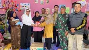 Asri Mulyawati Bantu Korban Longsor di Kampung Cilimus yang Kehilangan Tempat Tinggal