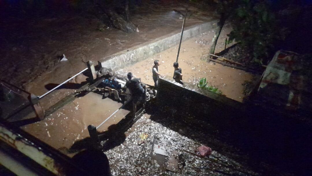 Pantau TMA Katulampa, Wali Kota Bogor Kerahkan Petugas Siaga di Titik Rawan Bencana