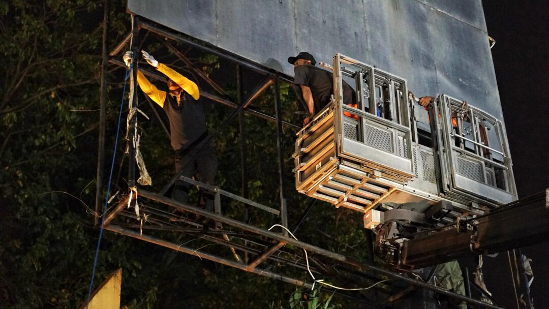 Reklame dan Billboard Tak Berizin Ditertibkan, Moratorium Segera Diterapkan