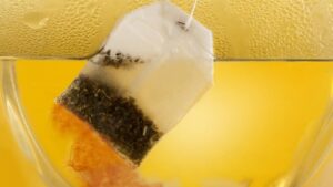 Ngeri Banget, Ada Kandungan Mikroplastik Pada Teh Celup Indonesia
