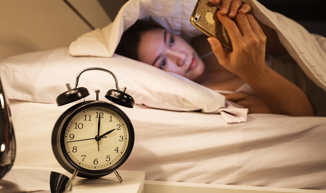 Banyak Anak Muda Sekarang Sering Begadang, Ternyata Risikonya Bisa Fatal