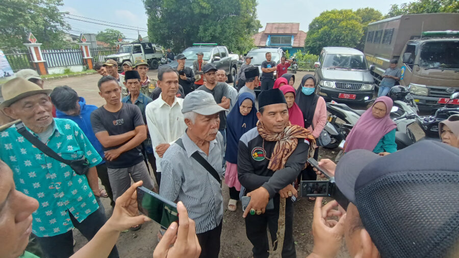 PT PMC Buldoser Lahan Pertanian Tanpa Izin, Warga Demo di Kantor Kecamatan Tamansari