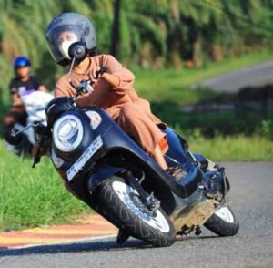 Motoran di Jalan Beton Nggak Harus Drama, Ini 5 Tips Biar Aman dan Nyaman