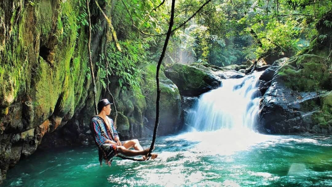 Rekomendasi Curug di Bogor dengan Warna Air yang Unik, Bawaannya Pengen Langsung Nyemplung