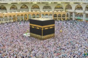 Sri Mulyani Bebaskan Bea Masuk Barang Jemaah Haji Reguler, Oleh-Oleh dari Tanah Suci Aman!