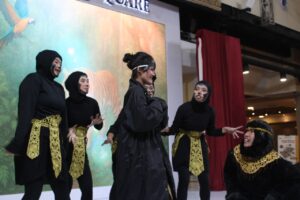 Sanggar Teater RAS Memukau Pengunjung Botani Square dengan Pertunjukan Lutung Kasarung
