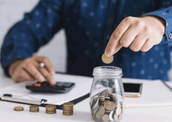 Biar Gaji Nggak Cuma Numpang Lewat: Tips Keuangan Biar Nggak Boros dan Bebas Utang