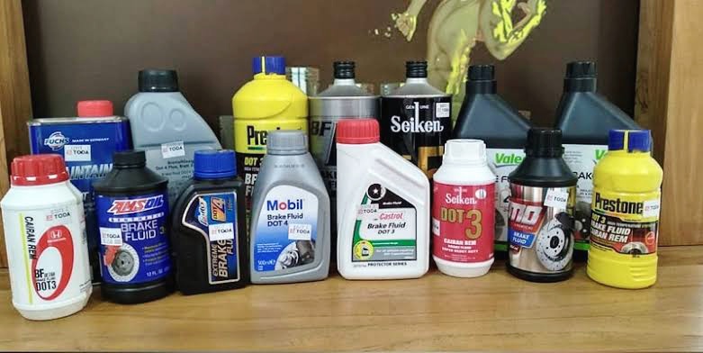 Minyak Rem Mobil: Kenali 4 Jenisnya Sebelum Salah Pilih!