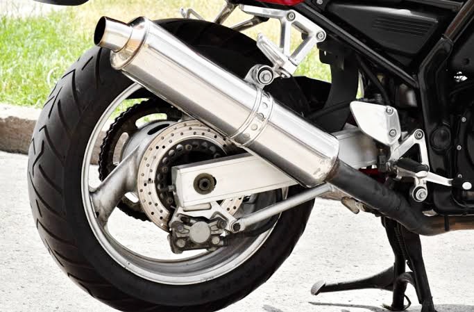 Masih Banyak yang Ketuker! Ini 5 Perbedaan Knalpot Brong vs Racing yang Bikin Pemotor Sering Salah Kaprah