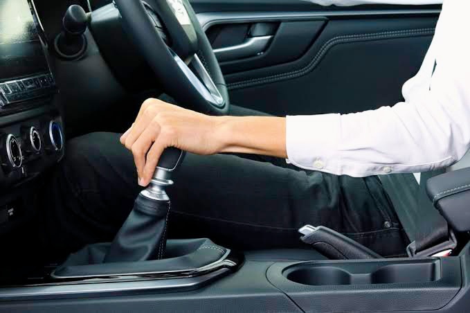 7 Rahasia Engine Brake: Bikin Mobil Lebih Awet dan Aman di Turunan Curam