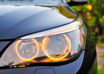 Bukan Cuma Penerangan, Lampu Mobil Ternyata Punya Peran Krusial untuk Keselamatan