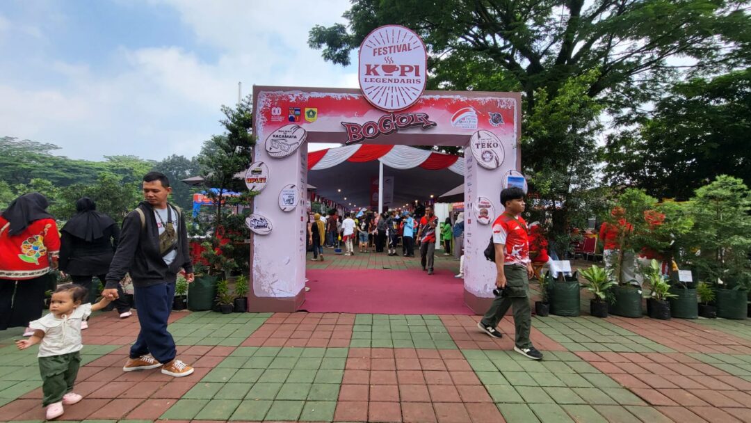 Hari Terakhir Festival Kopi Legendaris di Sempur Bogor, Warga Masih Ramai Serbu Beli Kopi