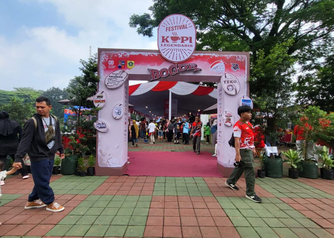 Hari Terakhir Festival Kopi Legendaris di Sempur Bogor, Warga Masih Ramai Serbu Beli Kopi