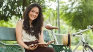 Penelitian Ungkap Banyak Orang Lebih Bahagia dengan Gaya Hidup Sederhana