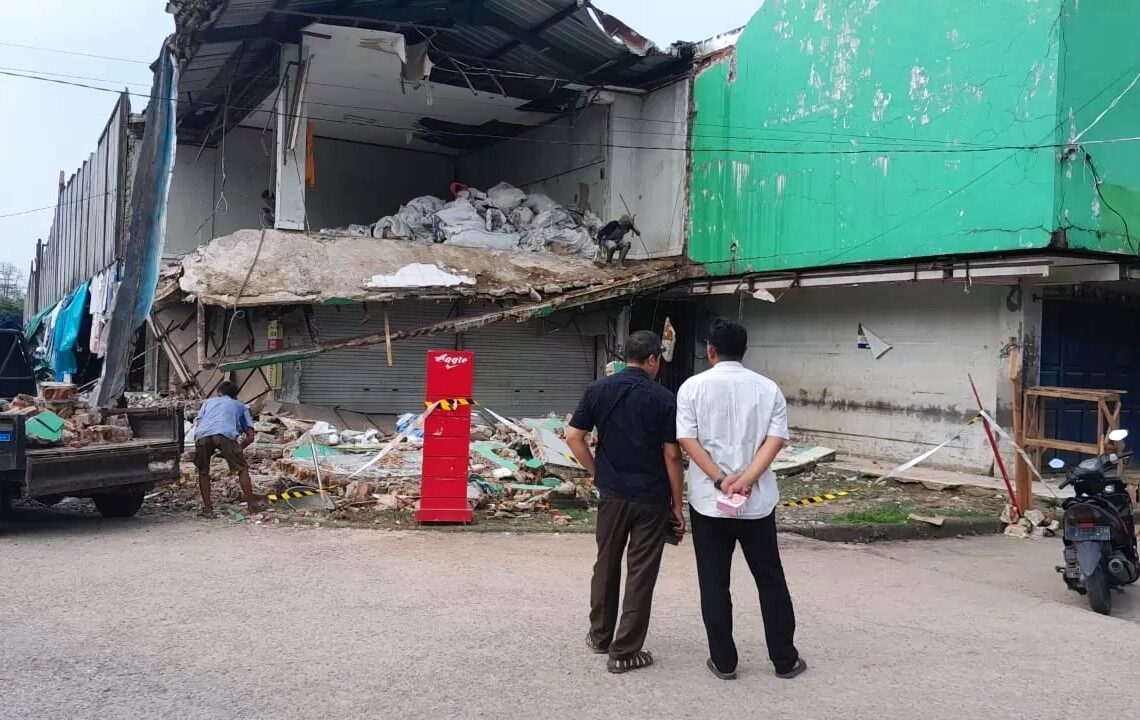 Diguyur Hujan Deras, Kios Pasar Jasinga Roboh tapi Tak Telan Korban