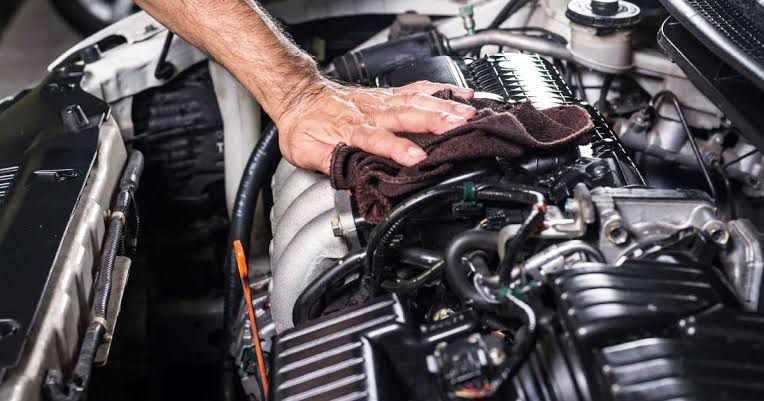 Bikin Mesin Mobil Awet dan Kinclong, Begini Cara Pakai Degreaser yang Benar