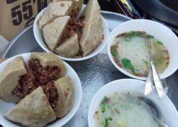 5 Rekomendasi Bakso Puncak yang Enak Sambil Disuguhi Pemandangan Indah