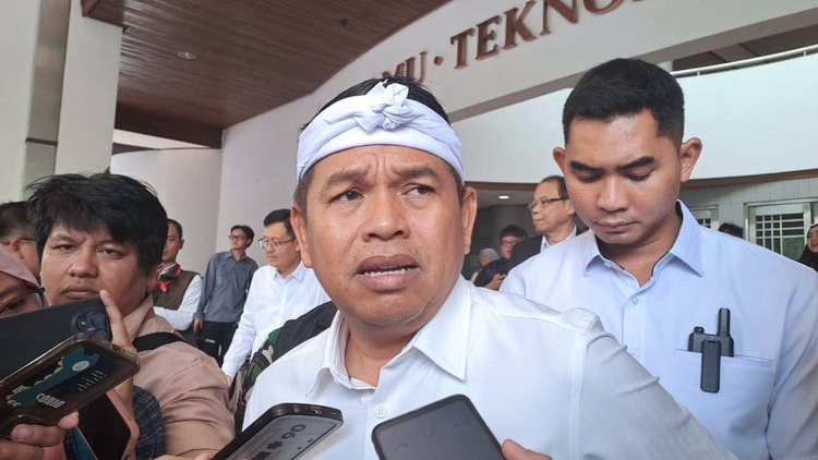 Dedi Mulyadi Meradang: Aqua Bayar Rp600 Juta Tiap Bulan ke PDAM Subang, Padahal Air dari Sumur Sendiri!