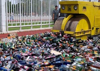 Operasi Satpol PP Kabupaten Bogor Berbuah Tegas: 13 Ribu Botol Miras Ilegal Dimusnahkan