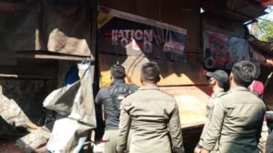 Satpol PP Terlibat Adu Mulut dengan PKL Alun Alun Kota Bogor Saat Penertiban