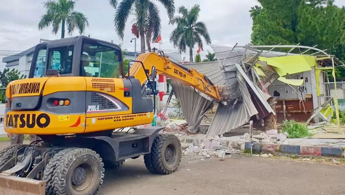 Bangunan Liar di Halaman KNPI Bogor Dibongkar, Area Disulap Jadi Ruang PKL saat CFD