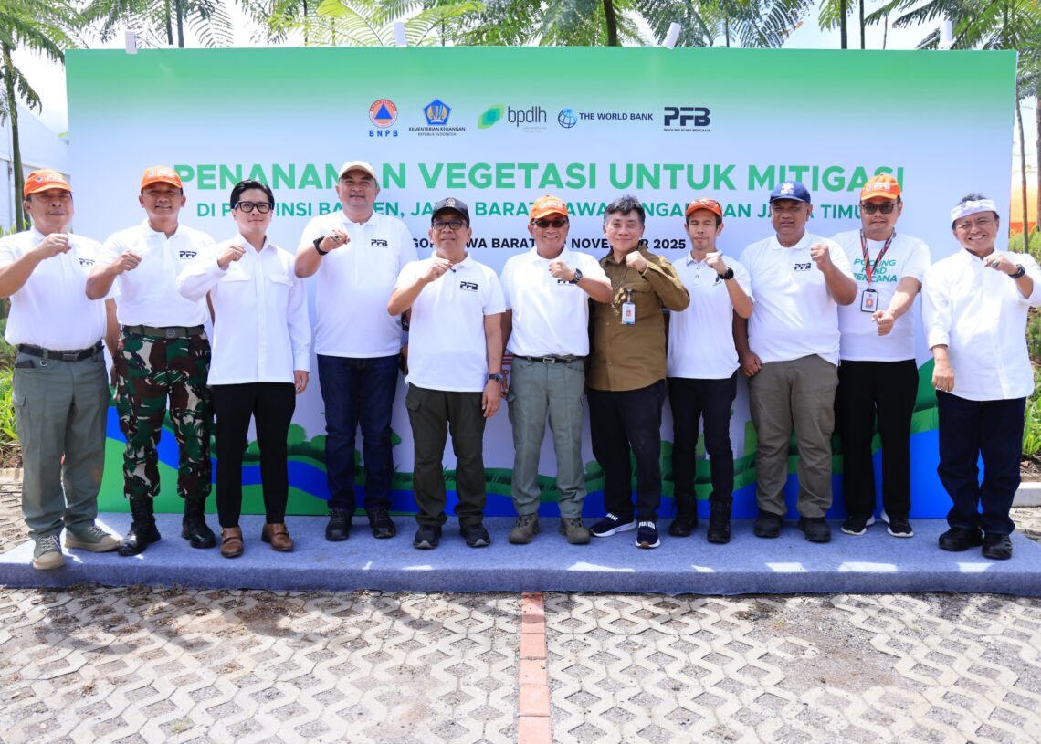 Menko PMK dan BNPB Gandeng EIGER Adventure Land Hijaukan Puncak