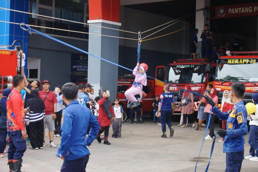 Anak-Anak Serbu CFD Tegar Beriman: Naik Mobil Damkar hingga Flying Fox Bikin Minggu Pagi Makin Seru!