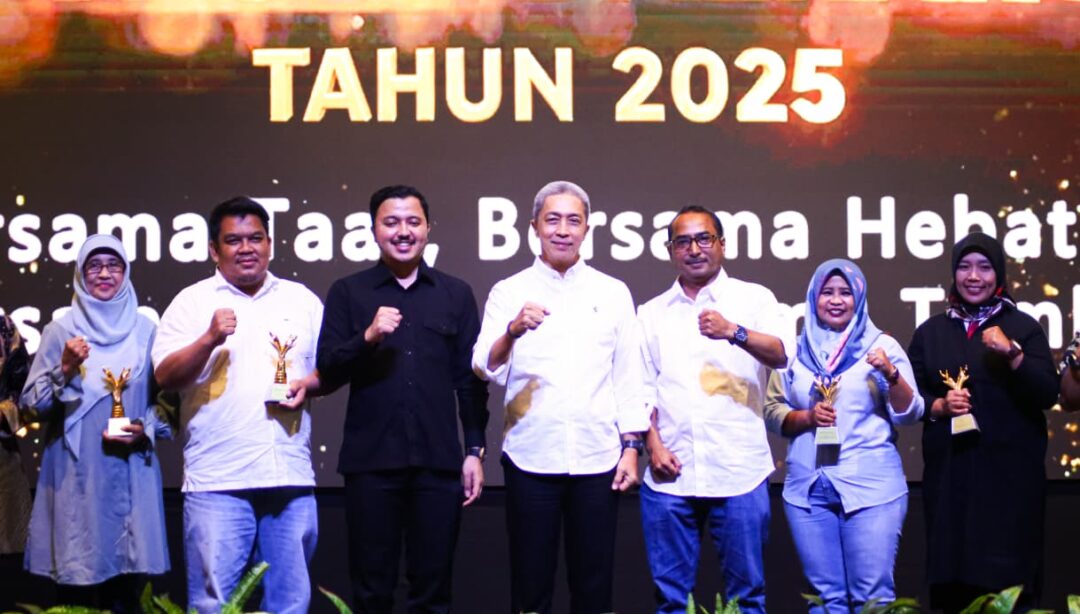 Dedie Rachim Berikan Apresiasi Penghargaan dalam Gebyar Pajak Daerah Tahun 2025