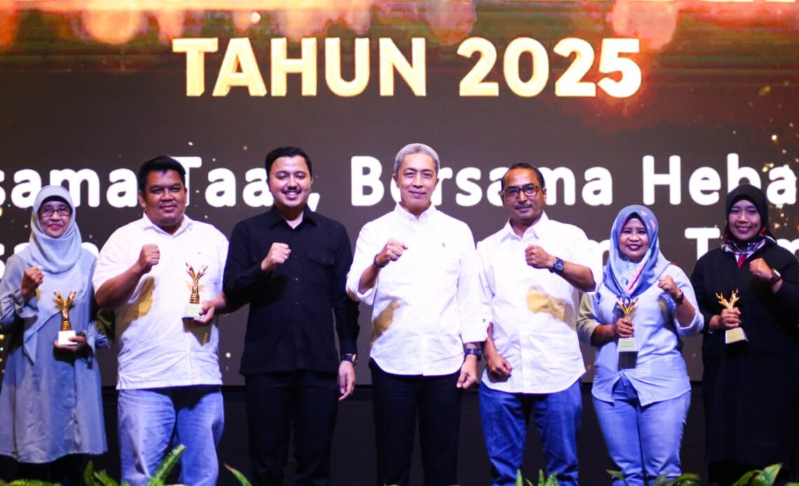 Dedie Rachim Berikan Apresiasi Penghargaan dalam Gebyar Pajak Daerah Tahun 2025