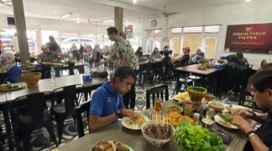 Rekomendasi 10 Tempat Makan Enak di Ciawi Bogor yang Selalu Ramai Pengunjung