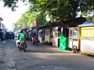 Meski Ditolak Pedagang, Pemkab Bogor Tetap Gaspol Tertibkan Kios di Babakan Raya