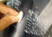 Tak Perlu ke Bengkel! Ini 6 Cara Menghilangkan Bekas Stiker Motor Pakai Bahan Dapur