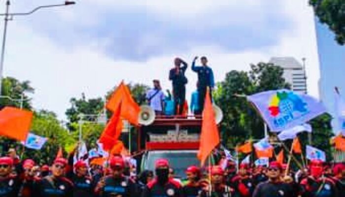 Demo Buruh Berlanjut, Ribuan Motor dari Jabar Bakal Padati Jakarta Besok