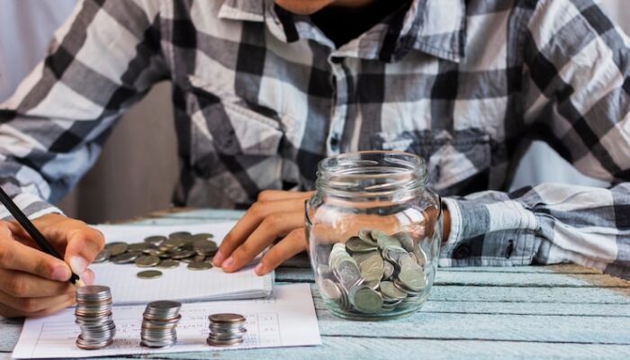 Gaji Pas-pasan Tetap Bisa Nabung, Ini 7 Tips Finansial yang Jarang Disadari