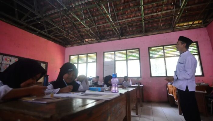 Belum Tuntas Sejak 2024, Ruang Kelas Rusak di Kabupaten Bogor Masih Jadi PR Besar