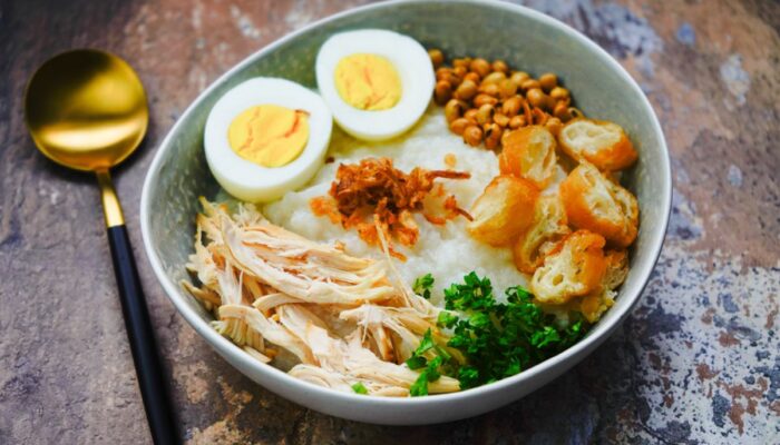 Rekomendasi 5 Kedai Bubur Ayam Paling Enak di Bogor dengan Topping Melimpah, Bikin Pagi Makin Hangat