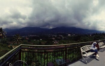 Dari Hutan Pinus hingga Tebing, Intip 10 Tempat Makan di Puncak yang View-nya Juara