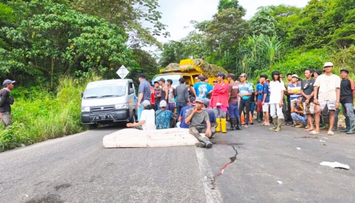 Aksi Blokade TPA Galuga Ricuh, Pemulung dan Warga Sempat Nyaris Bentrok