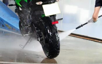 Sering Dilakukan Pengendara, Kebiasaan Ini Ternyata Bisa Merusak Mesin Motor