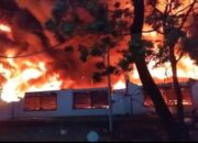 21 Jam Terbakar, Pabrik Plastik di Gunung Putri Belum Padam, Petir Diduga Jadi Pemicu