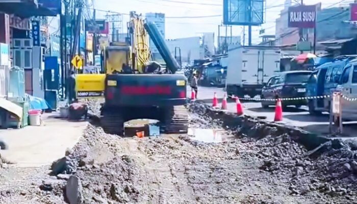 Perbaikan Jalan Narogong Cileungsi Mulai Dikerjakan, Warga Diminta Cari Jalur Alternatif